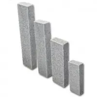 Quantité Limitée Palissade toutes faces flammes/sciees toutes arêtes chanfreinées granit gris foncé 1500 mm x 100 mm x 250 mm SEPA