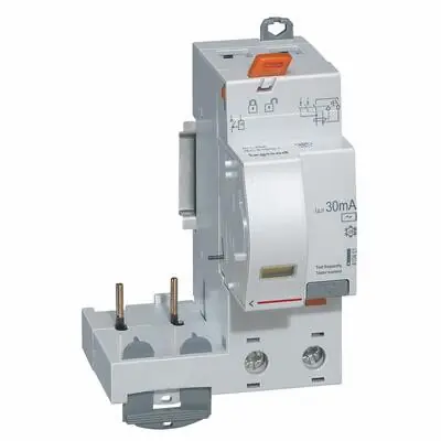 Achat Immédiat Bloc différentiel adaptable à vis DX3 pour disjoncteur 1 module par p?le – 2P 230V~ – 40A – typeAC 30mA – 410401 – LEGRAND